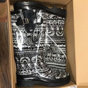 Sakroots Black Tonal Rain Boots - Ladies Size 7